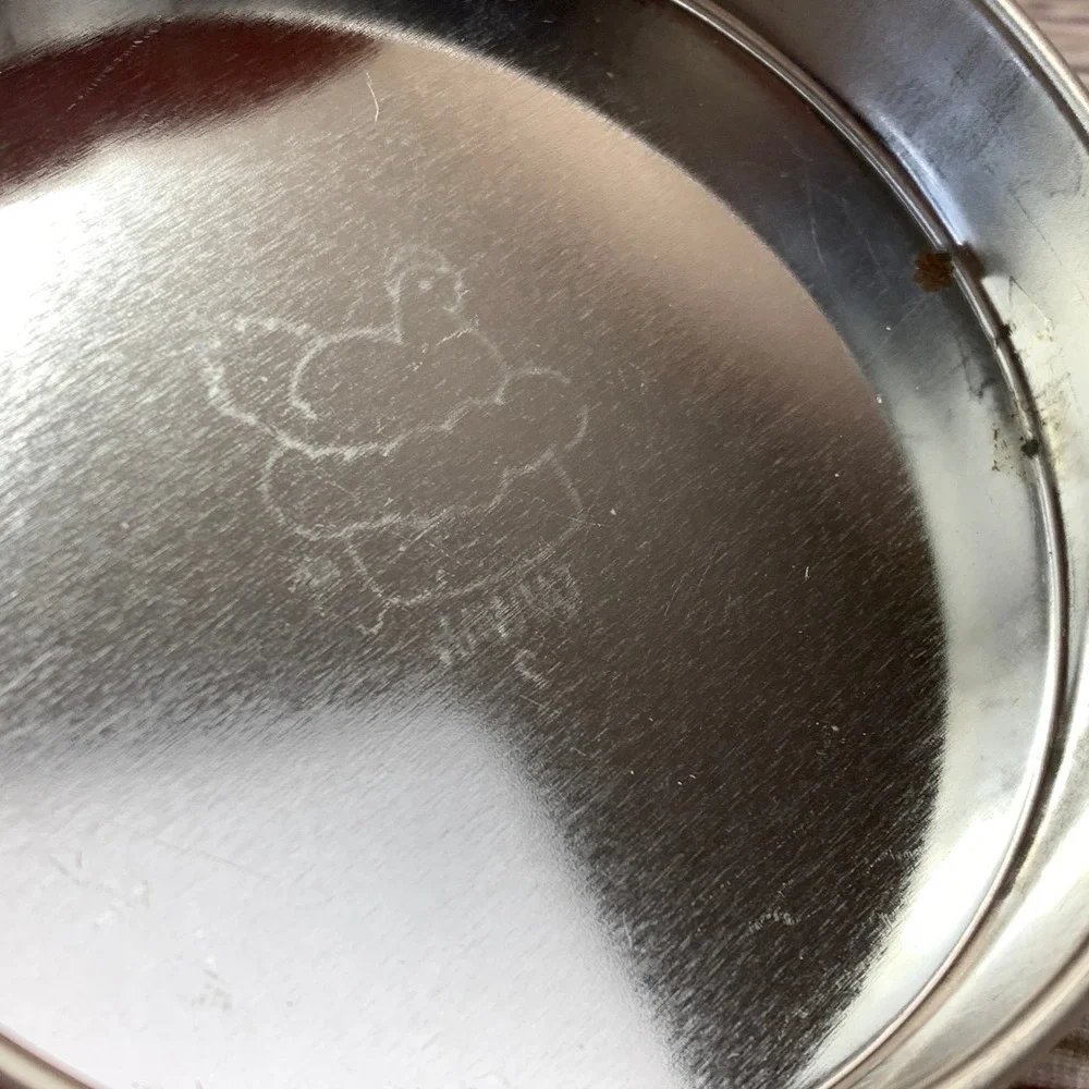 The Pampered Chef Vintage Metal Heart Shaped Bread‎ Baking Mold #1560 Unused